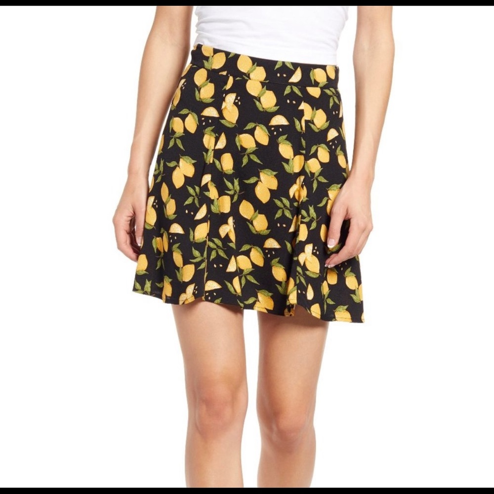 NWOT REFORMATION FLOUNCE SKIRT LEMONS SZ 8